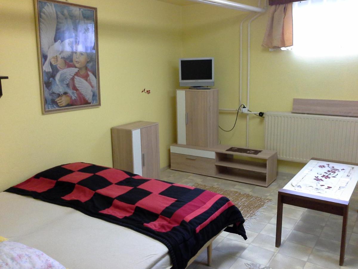 Utulny Privat Appartement Veľký Meder Buitenkant foto