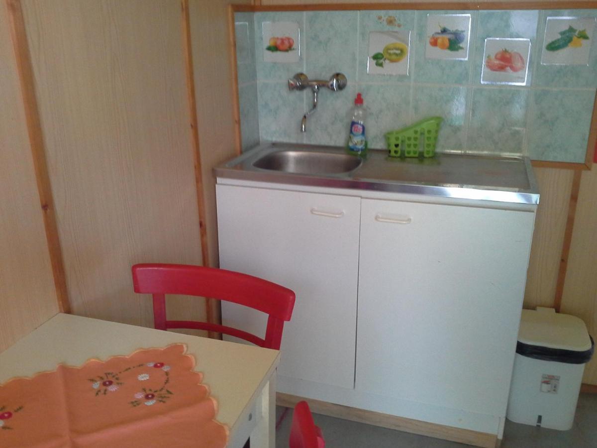 Utulny Privat Appartement Veľký Meder Buitenkant foto