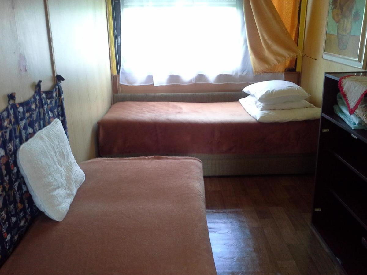 Utulny Privat Appartement Veľký Meder Buitenkant foto