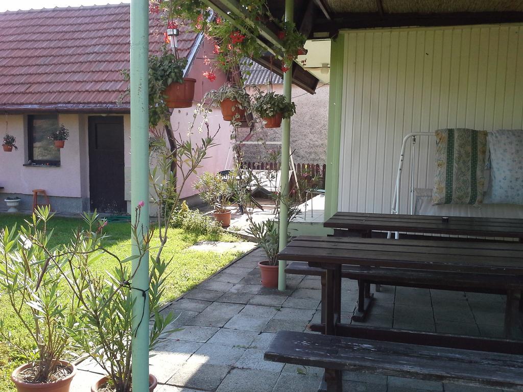Utulny Privat Appartement Veľký Meder Buitenkant foto
