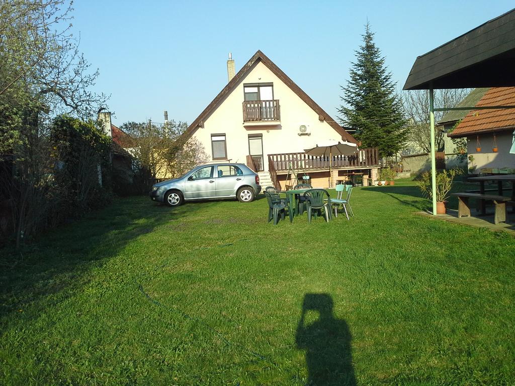 Utulny Privat Appartement Veľký Meder Buitenkant foto