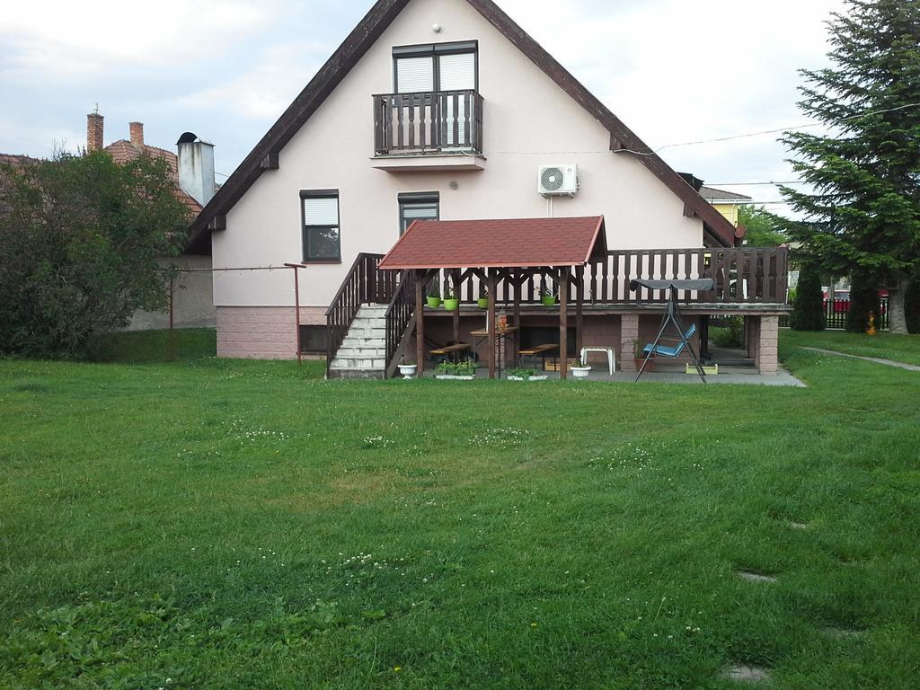 Utulny Privat Appartement Veľký Meder Buitenkant foto