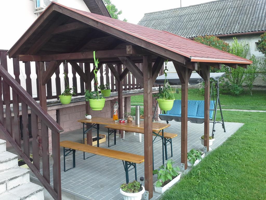 Utulny Privat Appartement Veľký Meder Buitenkant foto
