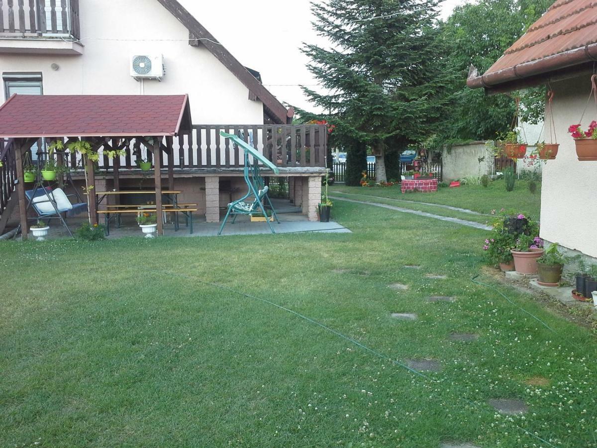 Utulny Privat Appartement Veľký Meder Buitenkant foto