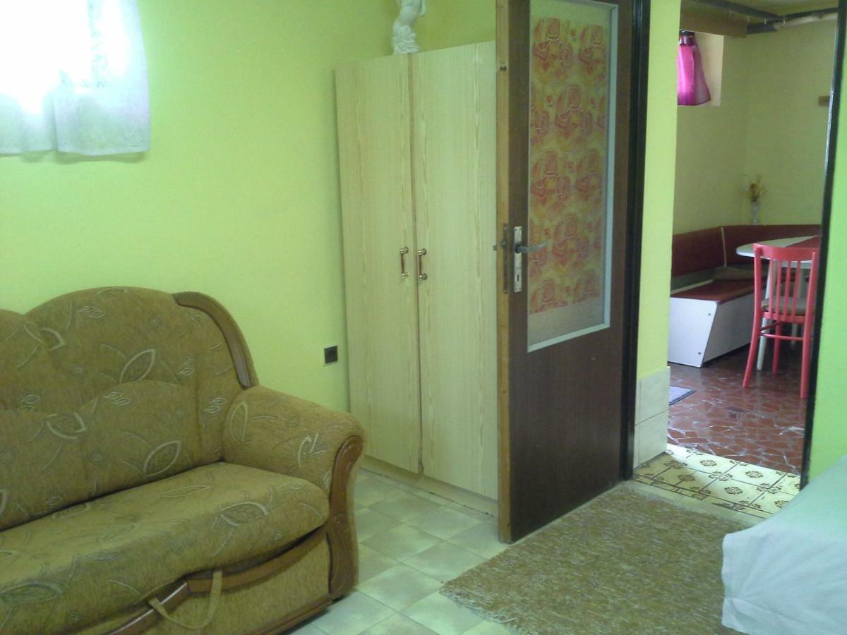 Utulny Privat Appartement Veľký Meder Buitenkant foto